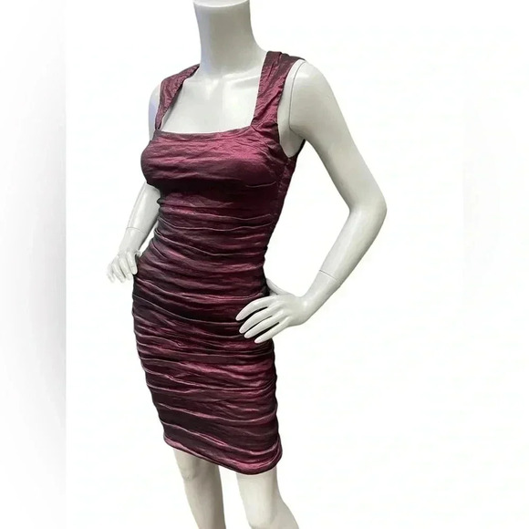 Le Chateau Ruched Purple Plum  Sleeveless Mini Dress Size Small - Picture 2 of 11